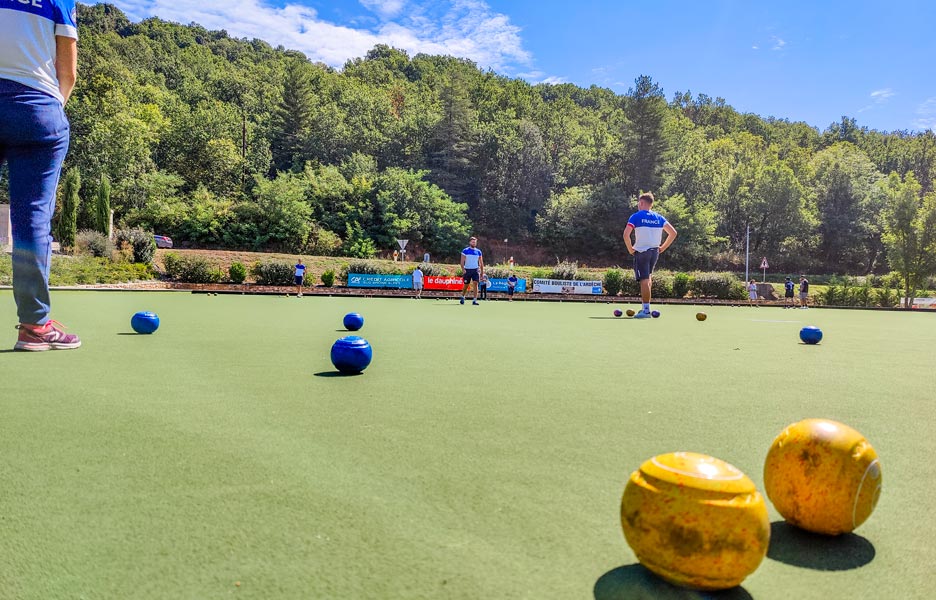 partie lawn bowl ardeche