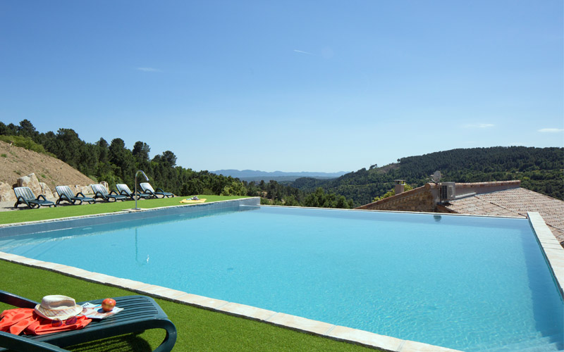 gite avec piscine pour toute la famille en Ardèche