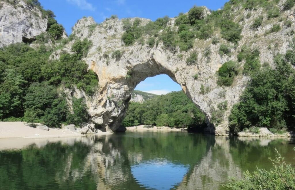 Pont d'Arc en été en Ardèche